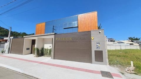 Casa à venda em Balneário Camboriú, Barra, com 3 suítes, com 240 m²
