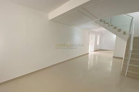 Sobrado à venda em Balneário Camboriú, Centro, com 3 suítes, com 260 m²