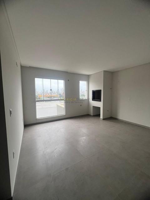 Apartamento à venda em Balneário Camboriú, Tabuleiro (Monte Alegre), com 2 quartos, com 66 m²