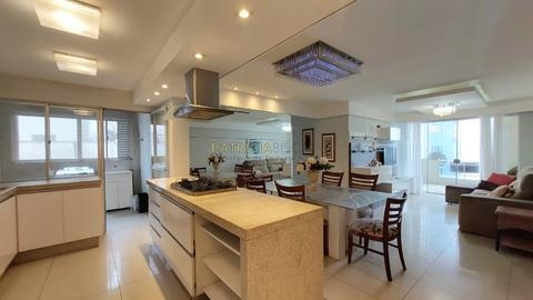 Apartamento à venda em Balneário Camboriú, Centro, com 3 quartos, com 100 m², Saint Tropez