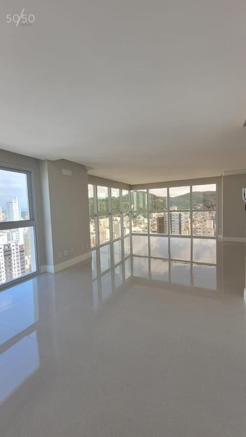 Venda | Apartamento com 140,00 m², 4 dormitório(s), 2 vaga(s). Centro, Balneário Camboriú