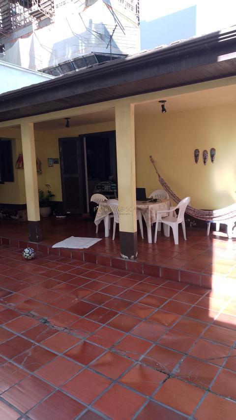 Casa à venda em Balneário Camboriú, Centro, com 4 quartos, com 170 m²